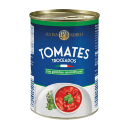 CUCINA NOBILE® Tomates troceados con plantas aromáticas