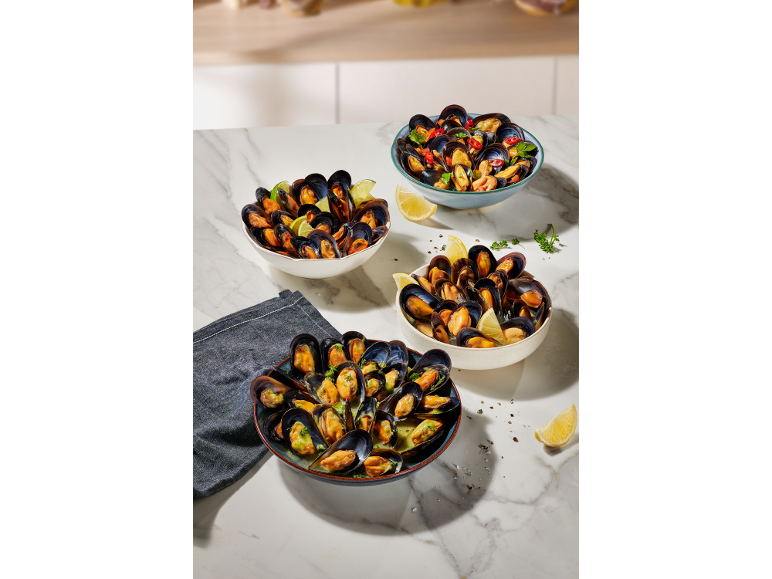 - - Mejillones cocidos en salsa verde