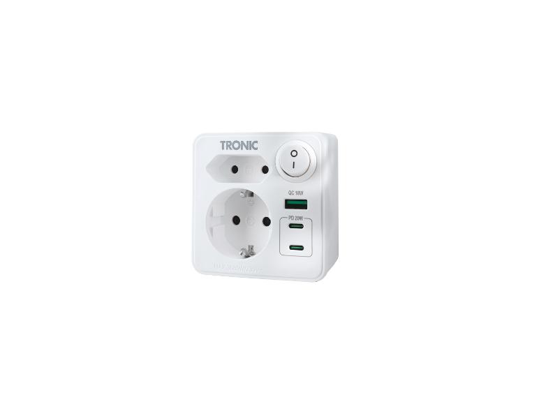 Adaptador de enchufe y usb