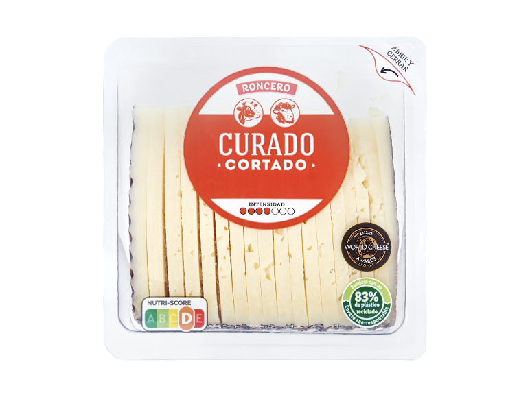 Cuña de queso mezcla curado cortado