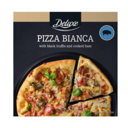 Pizza con salsa de trufa y jamón cocido